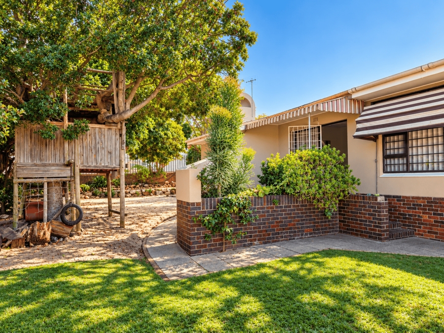 4 Bedroom Property for Sale in Protea Heights Western Cape